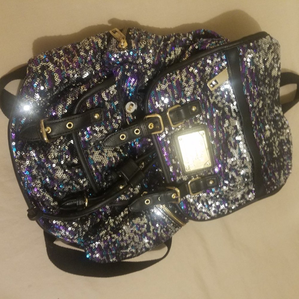 backpack - Picture 3 of 3